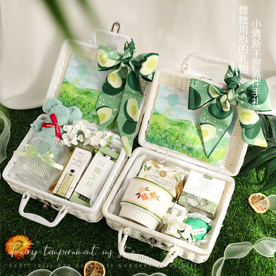 Cadeau personnalisé ensemble de cadeaux frais souvenirs en panier de rotin pour tous les jours