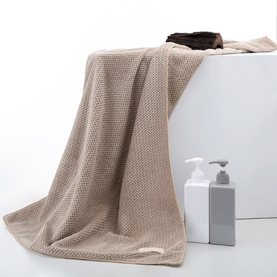 Liangpin Lexiang Aijia combinaison de bain de cheveux, pansement facial et serviette pour hôtel et complexe