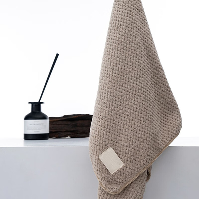 Liangpin Lexiang Aijia combinaison de bain de cheveux, pansement facial et serviette pour hôtel et complexe