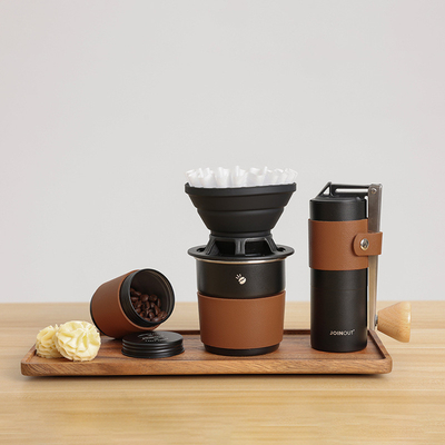 Set de café portable extérieur avec broyeur de haricots à manivelle et combinaison de tasse à filtre