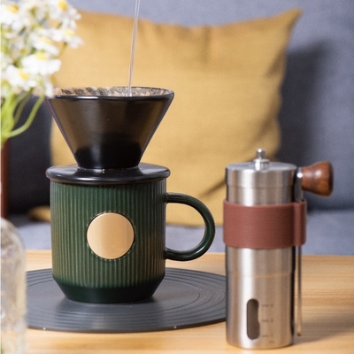 Cadeau d'affaires boîte de poche avec broyeur de haricots tasse de filtre en céramique et tasse de café en céramique