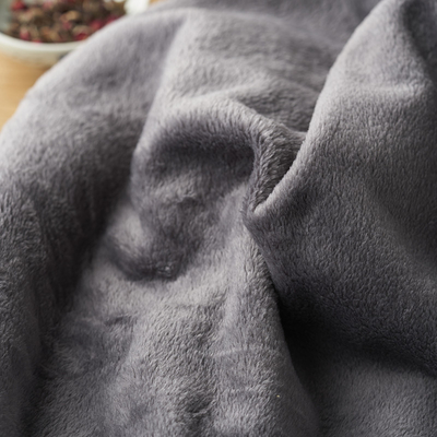 Un ensemble chaleureux avec une couverture de repos en deux pièces