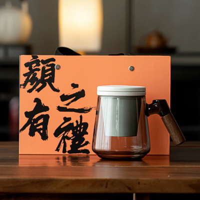 Logo personnalisé Qingchuan tasse de thé en verre boîte cadeau nouveauté cadeaux pour la séparation du thé de bureau