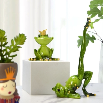 Promotion décorer des cadeaux de verre yoga grenouille artisanat de résine pour l'armoire de télévision et l'armoire à vin