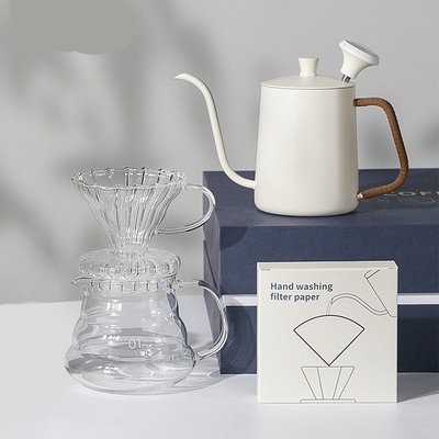 Boîte cadeau pour ustensiles de café 5 pièces avec une tasse de filtre à brasserie à la main, un thermomètre de pot partagé et du papier filtre