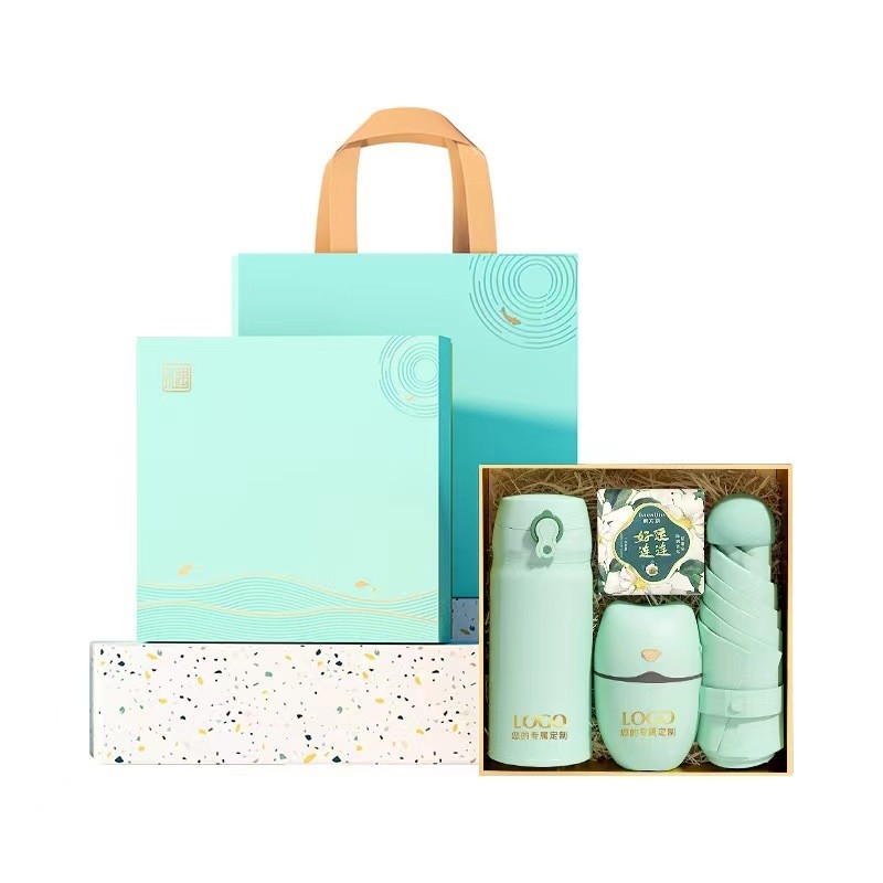 Cadeaux pratiques à la main Réunion annuelle de l'entreprise Cadeau de tasse Logo personnalisé pour la célébration de l'année
