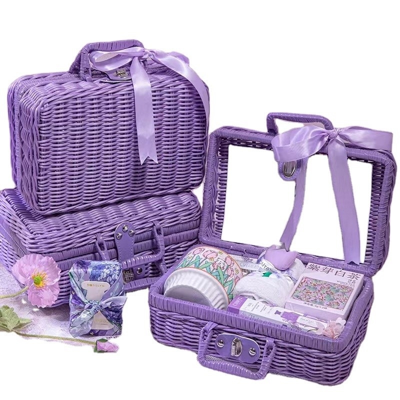 Panier de pique-nique violet avancé idéal pour les activités et les cadeaux d'anniversaire des femmes