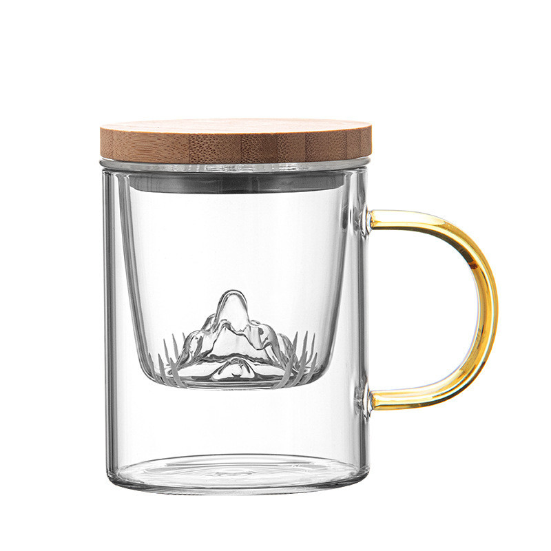 Coupe en verre à haute teneur en borosilicate. Coupe de thé en bambou et bois.